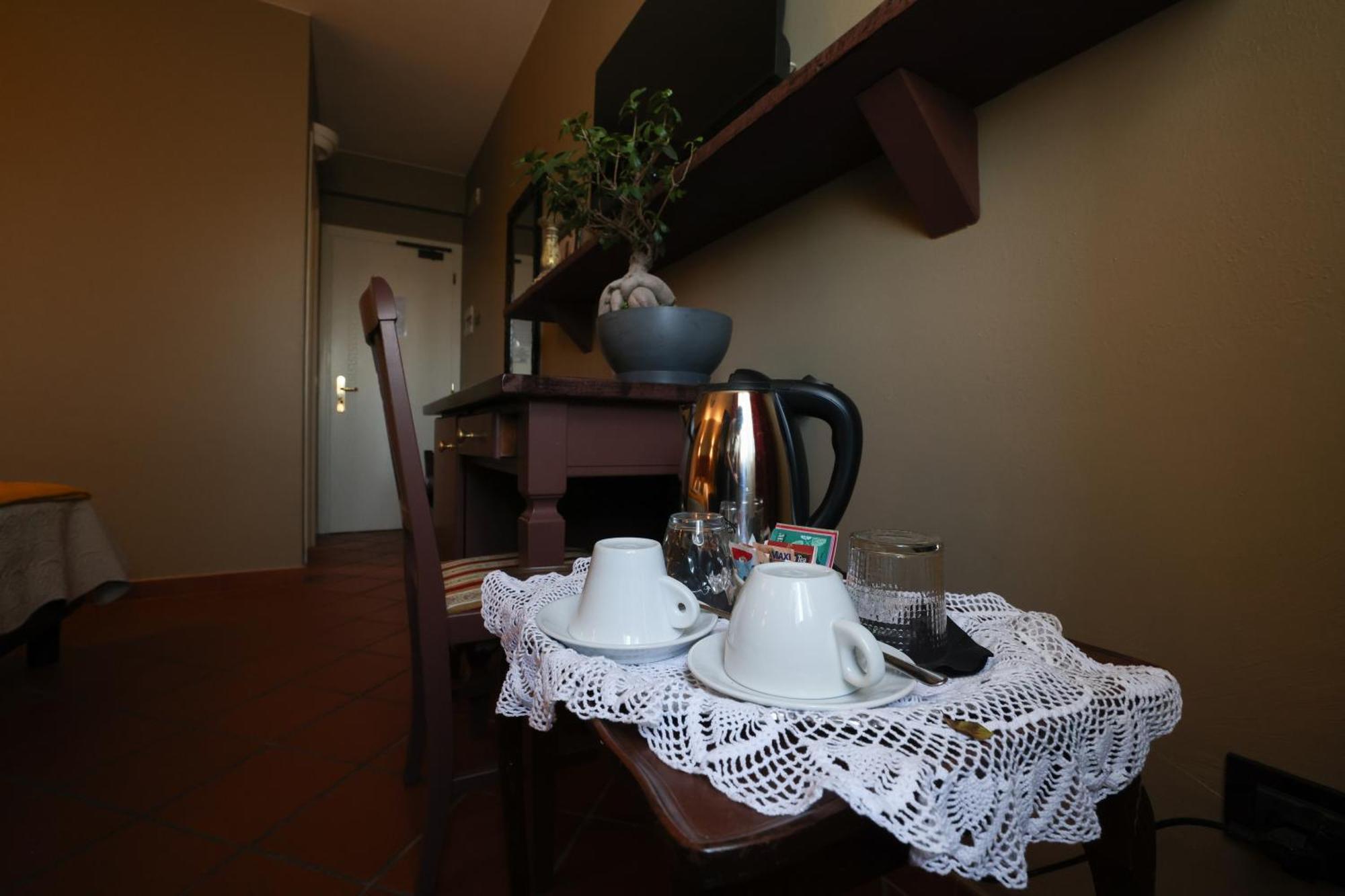 Hotel Florence Manerba del Garda Quarto foto
