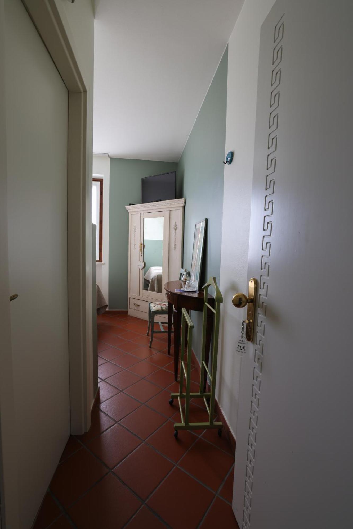 Hotel Florence Manerba del Garda Quarto foto